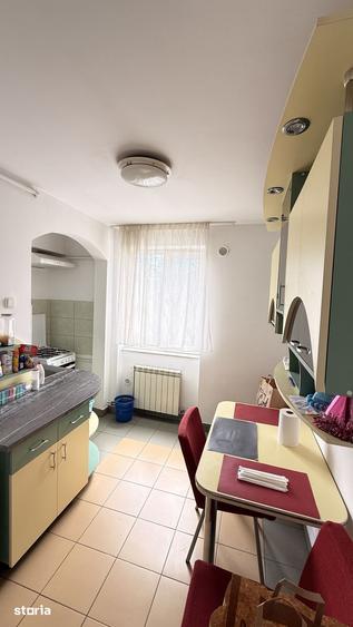 Apartament cu 4 camere în Săsar