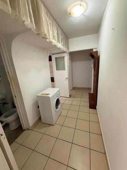 Apartament cu 3 camere nedecomandat în Nord