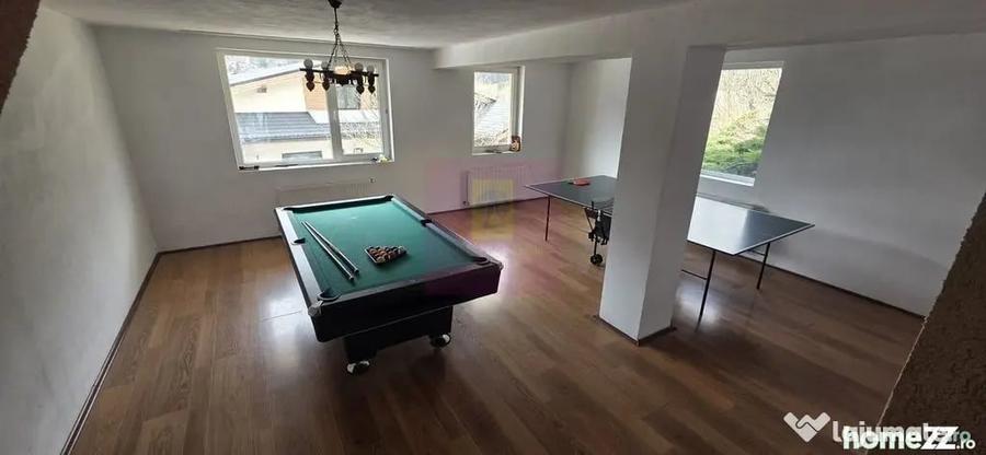Casă cu 8 camere cu Teren 400 Mp în Zamora