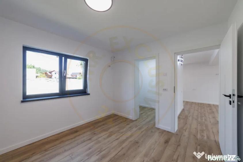 Casă cu 4 camere cu Teren 330 Mp în Argeșelu