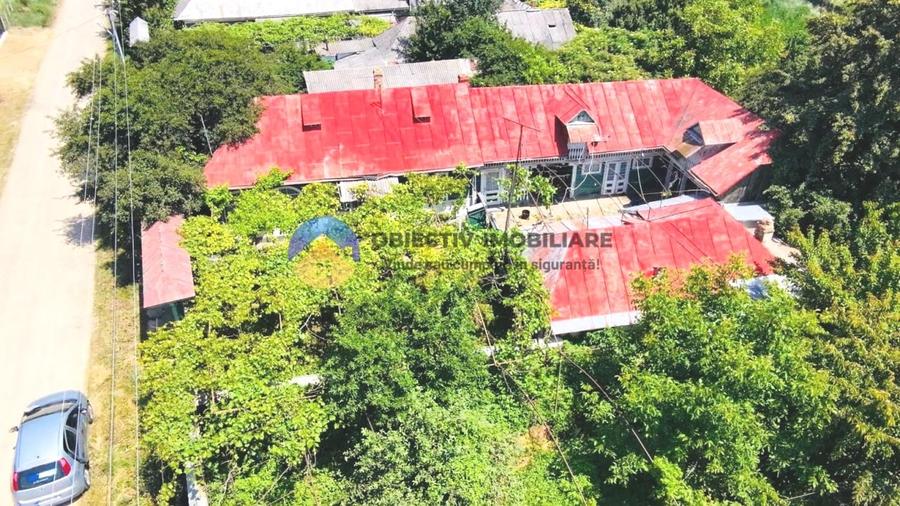 Casă cu 6 camere cu Teren 1614 Mp în Slobozia (Roznov)