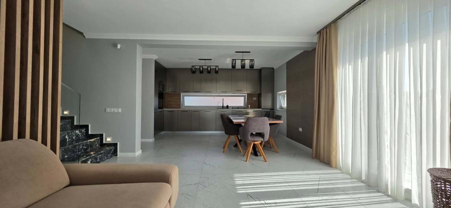 Duplex cu 3 camere cu Canalizare în Periferie