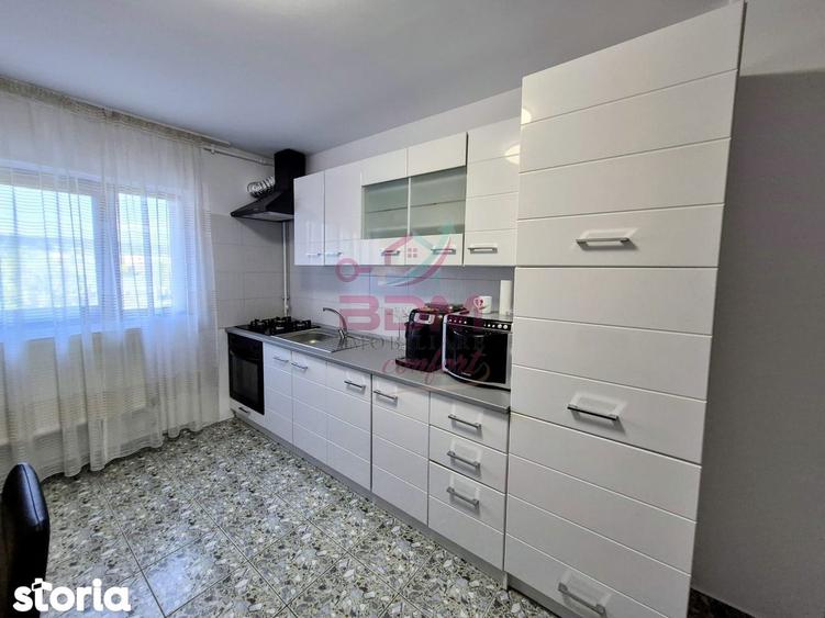 Apartament cu 3 camere decomandat în Micro 1