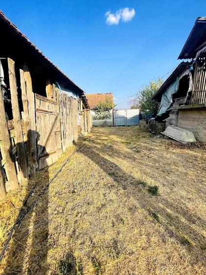 Casă cu 2 camere cu Teren 1603 Mp în Ianoșda