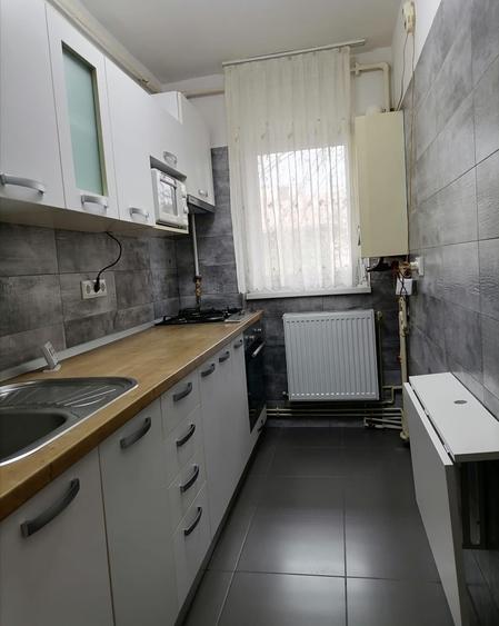 Garsonieră decomandată în Central