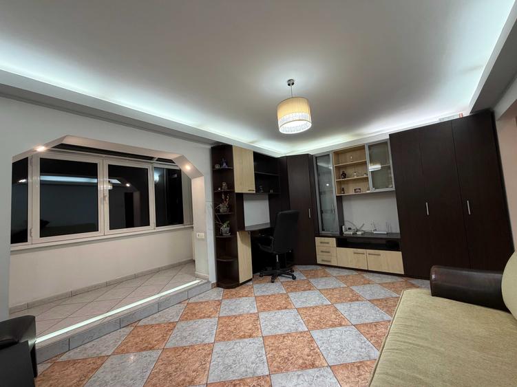Apartament cu 2 camere decomandat în Runcu