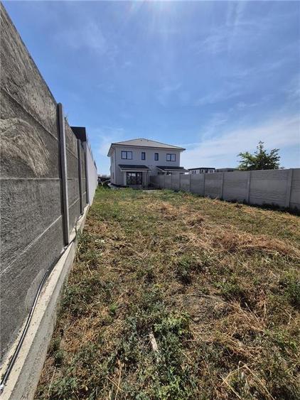 Duplex cu 5 camere cu Canalizare în Moșnița Nouă
