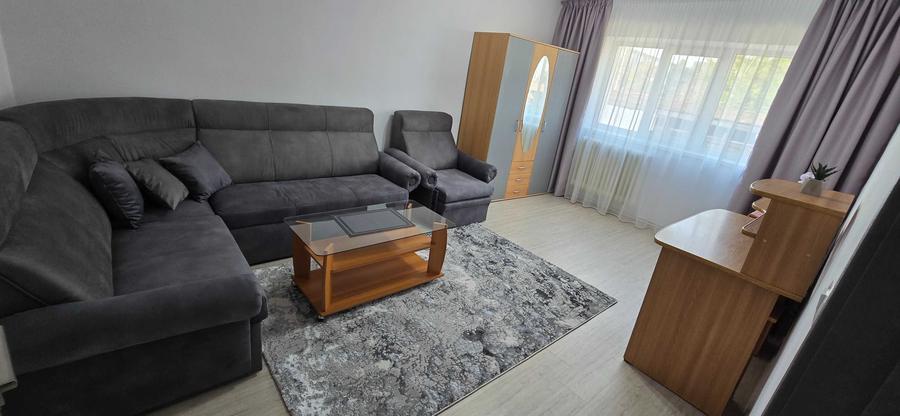Apartament cu 2 camere decomandat în Central