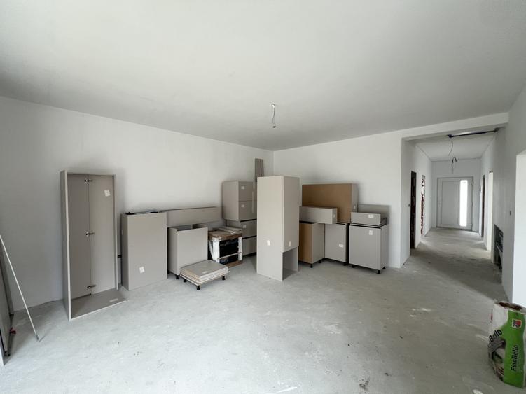 Duplex cu 4 camere cu Canalizare în Giroc
