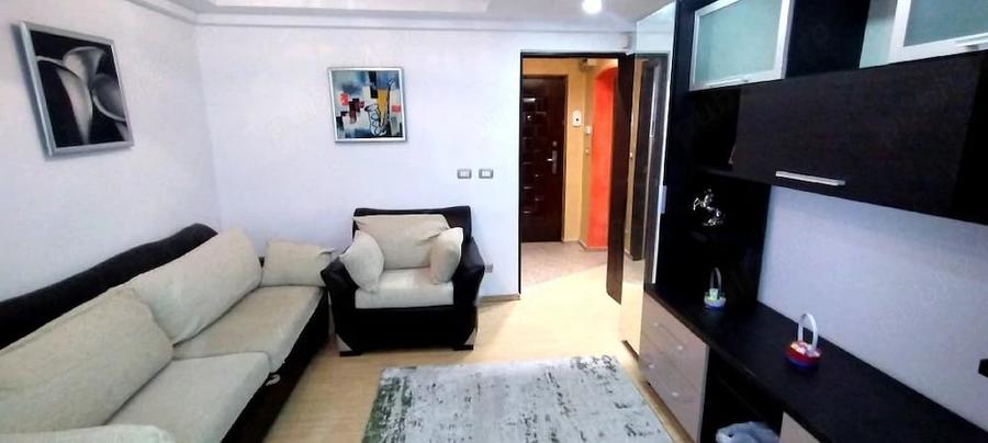 Apartament cu 2 camere decomandat în Vest