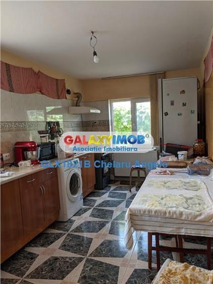 Casă cu 4 camere cu Garaj în Grădiștea