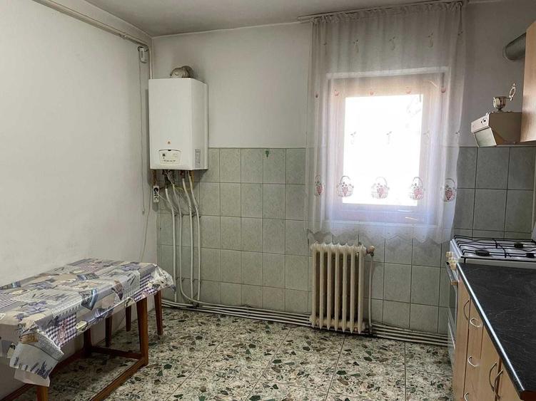 Apartament cu 2 camere decomandat în Gară
