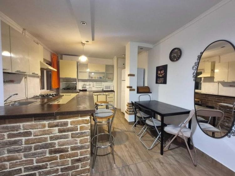 Apartament cu 3 camere decomandat, mobilat în Obor