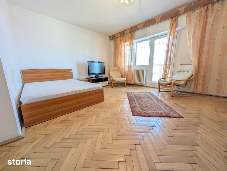 Garsonieră decomandată în Lunei
