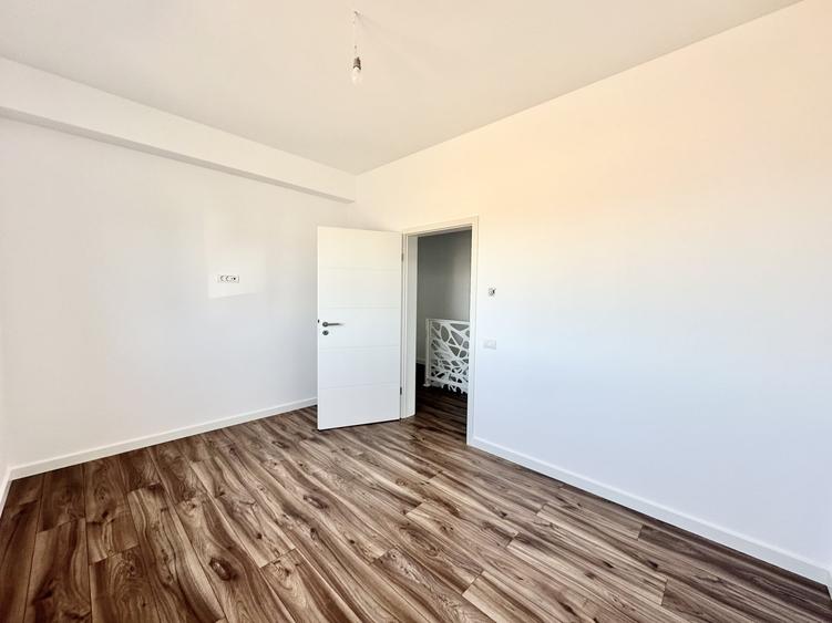 Duplex cu 5 camere cu Canalizare în Moșnița Veche