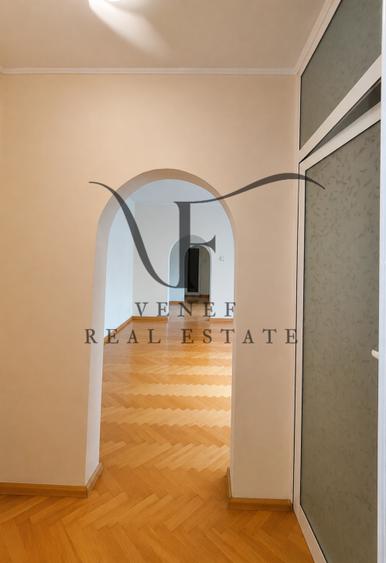 Apartament cu 3 camere semidecomandat în Iancului