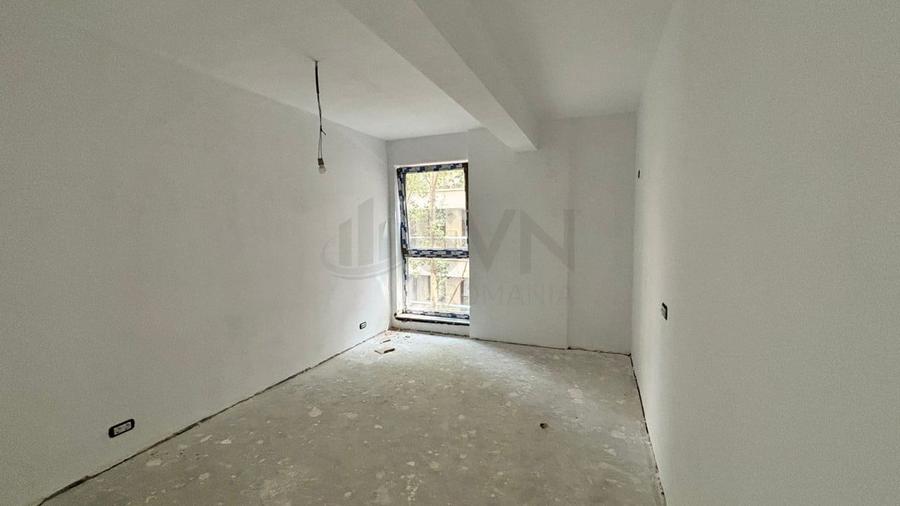 Apartament cu 4 camere decomandat în Aviației