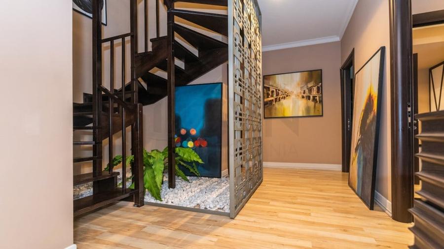 Apartament cu 4 camere decomandat în Herăstrău