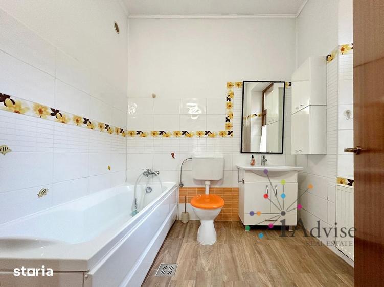 Apartament cu 4 camere semidecomandat în Centrul Istoric
