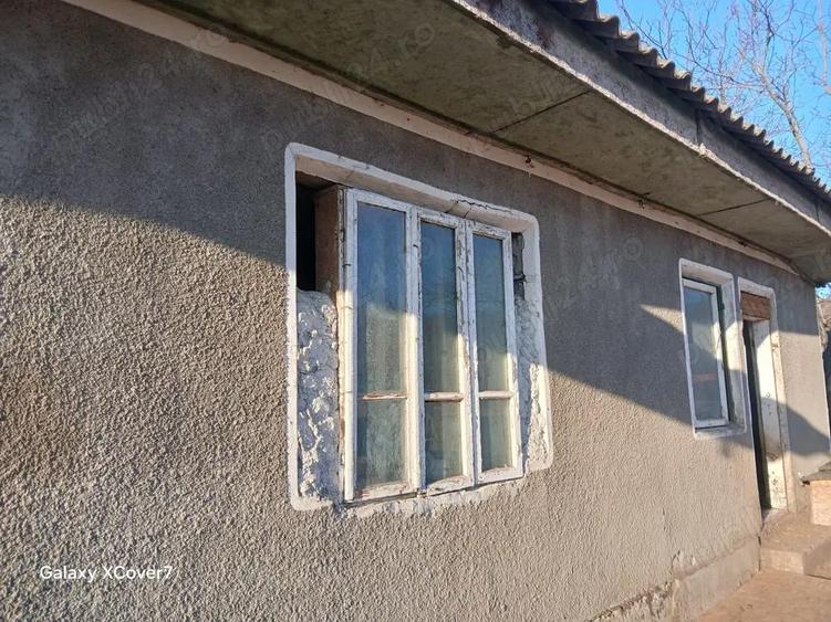 Casă cu 3 camere cu Teren 5000 Mp în Rădăcinești