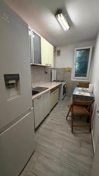 Apartament cu 3 camere decomandat, mobilat în Dristor