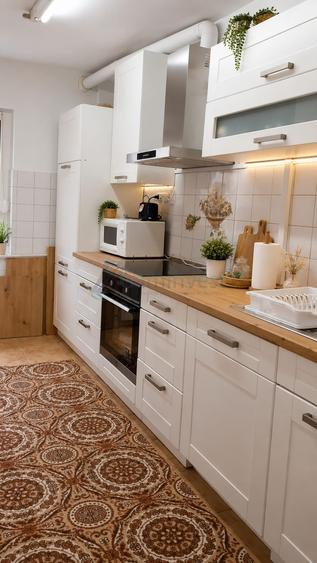 Apartament cu 3 camere decomandat, mobilat în Decebal