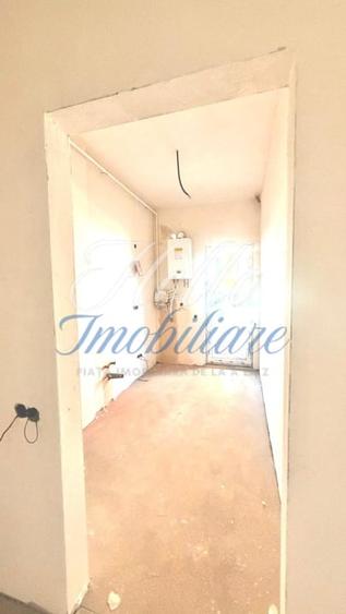 Apartament cu 4 camere decomandat în Florești