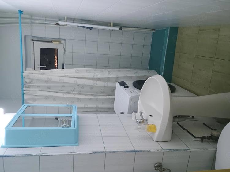 Garsonieră decomandată în Girocului