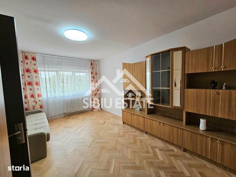 Apartament cu 2 camere decomandat în Valea Aurie