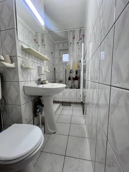 Apartament cu 2 camere semidecomandat, mobilat în P-ța Doina