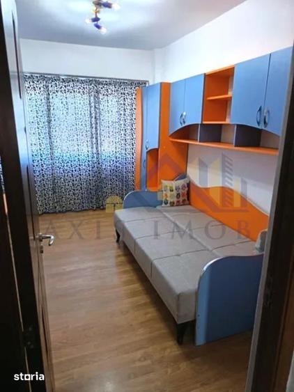 Apartament cu 4 camere decomandat, mobilat în Micro 5