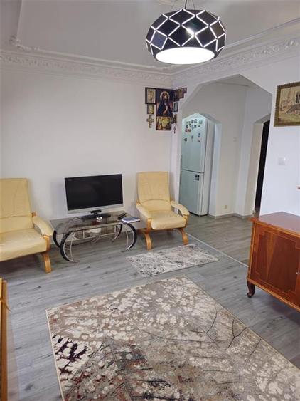 Apartament cu 2 camere decomandat în Mircea cel Bătrân
