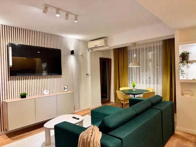 Apartament cu 2 camere semidecomandat, mobilat în Vitan Mall