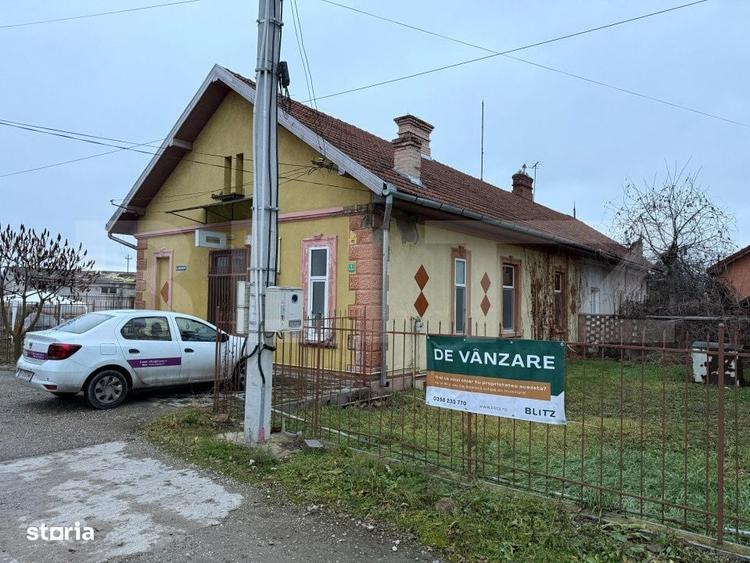 Casă cu 2 camere cu Teren 560 Mp în Central