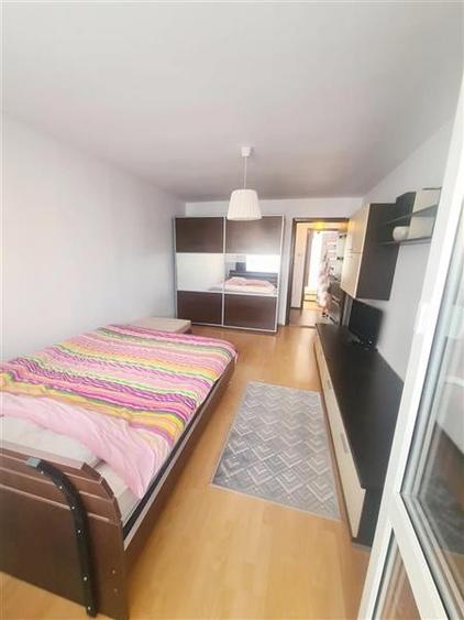 Apartament cu 2 camere decomandat, mobilat în Craiter