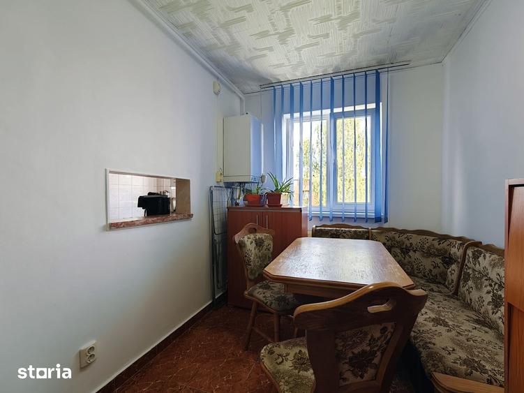Apartament cu 3 camere în Florilor