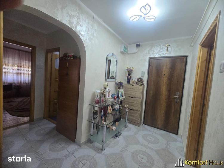Apartament cu 3 camere decomandat în Mioriței