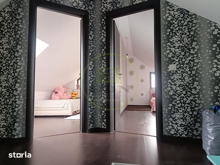 Casă cu 5 camere cu Teren 1600 Mp în Central