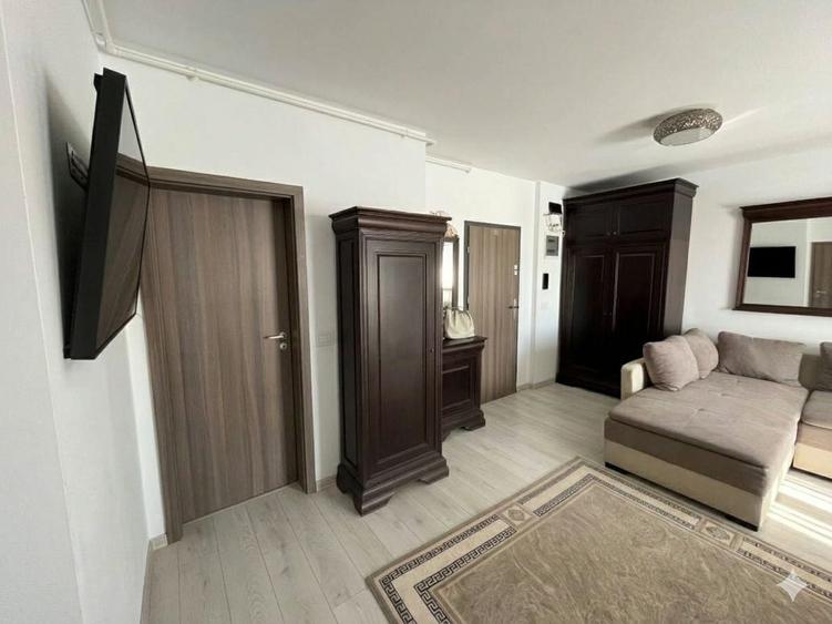 Apartament cu 3 camere decomandat în Soarelui