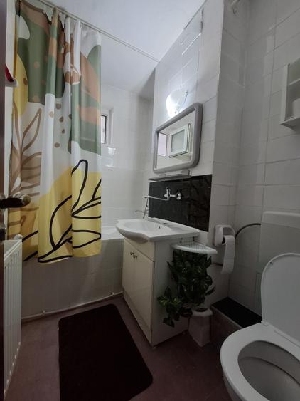 Apartament cu 2 camere semidecomandat în Hipodrom
