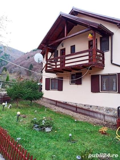 Casă cu 5 camere cu Teren 900 Mp în Râu Sadului