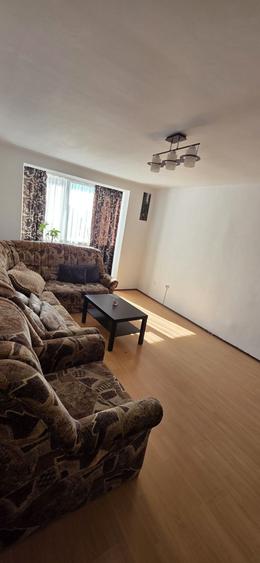 Apartament cu 2 camere decomandat în Sânpetru