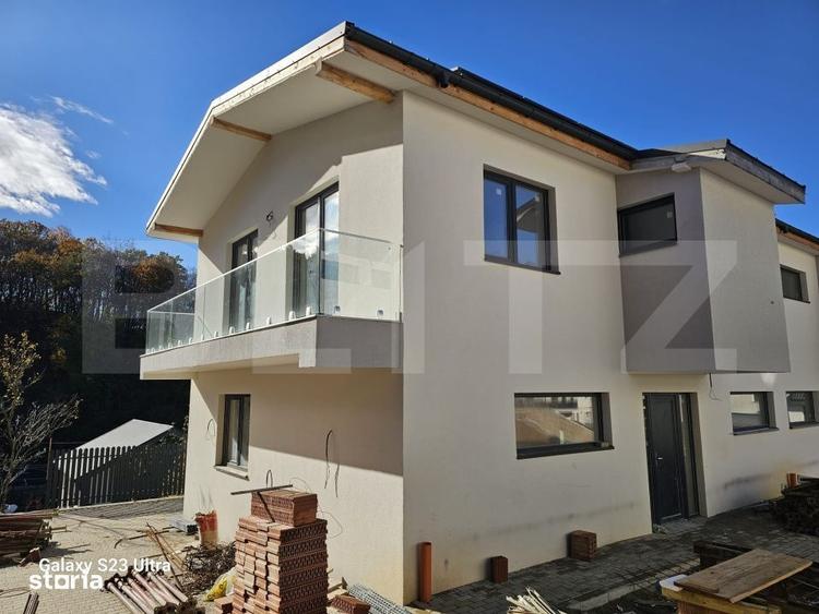 Casă cu 4 camere cu Teren 275 Mp în Tăuți