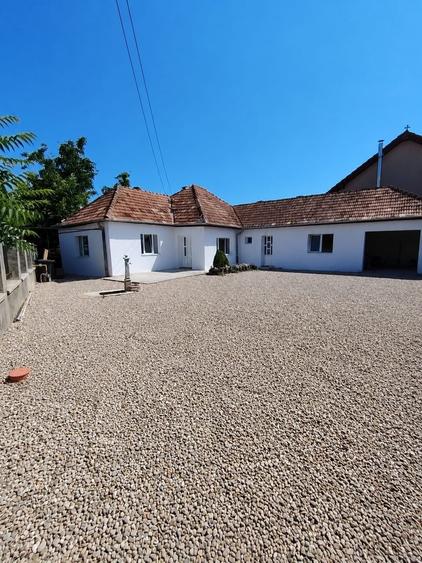 Casă cu 3 camere cu Teren 400 Mp în Sânnicoară