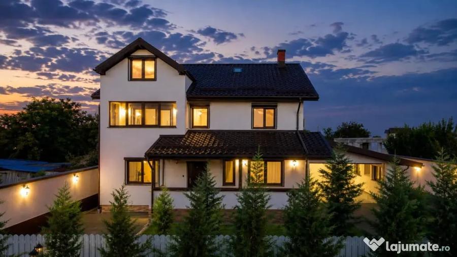 Casă cu 7 camere cu Teren 492 Mp în 1 Decembrie