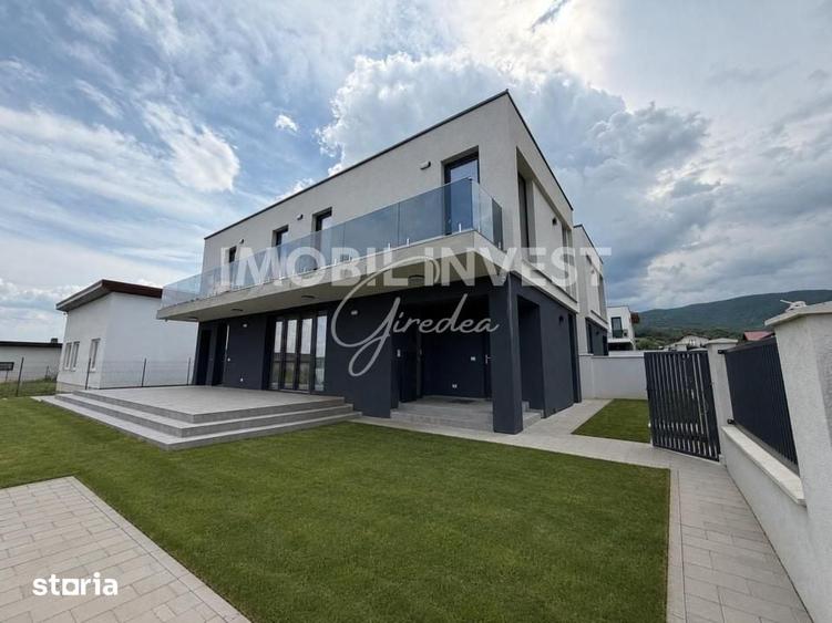 Casă cu 4 camere cu Teren 400 Mp în Tolstoi