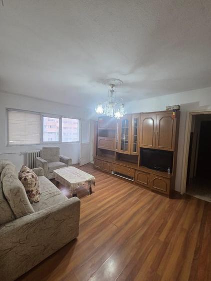 Apartament cu 2 camere semidecomandat în Colentina