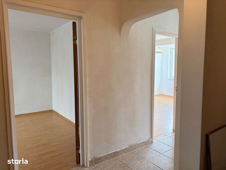 Apartament cu 3 camere decomandat în Politehnica