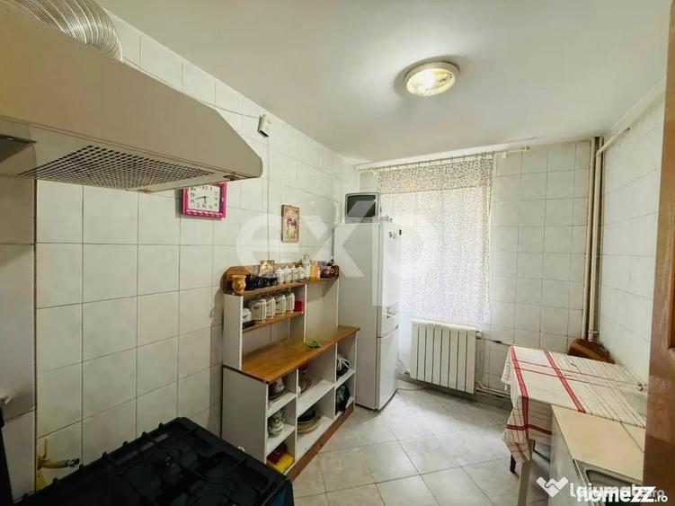 Apartament cu 2 camere semidecomandat în Craiovei