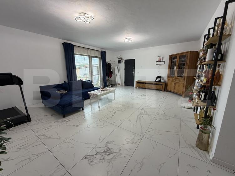 Apartament cu 3 camere decomandat, mobilat în Crișeni